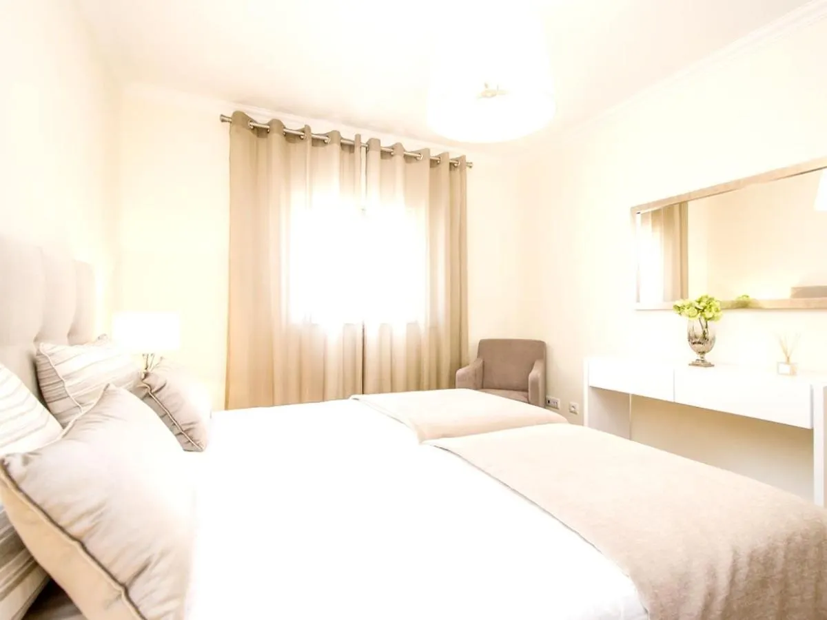Albufeira City View Apartment: Pool, Garden & Beach Proximity 0*,  Portugal
